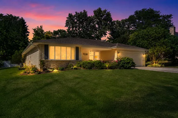 $599,900 | 446 Hamilton Drive, Wheaton, IL 60189