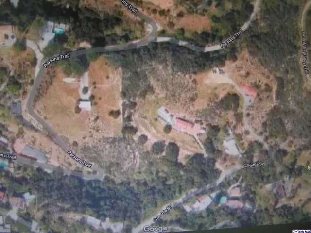 a black and white photo of a room