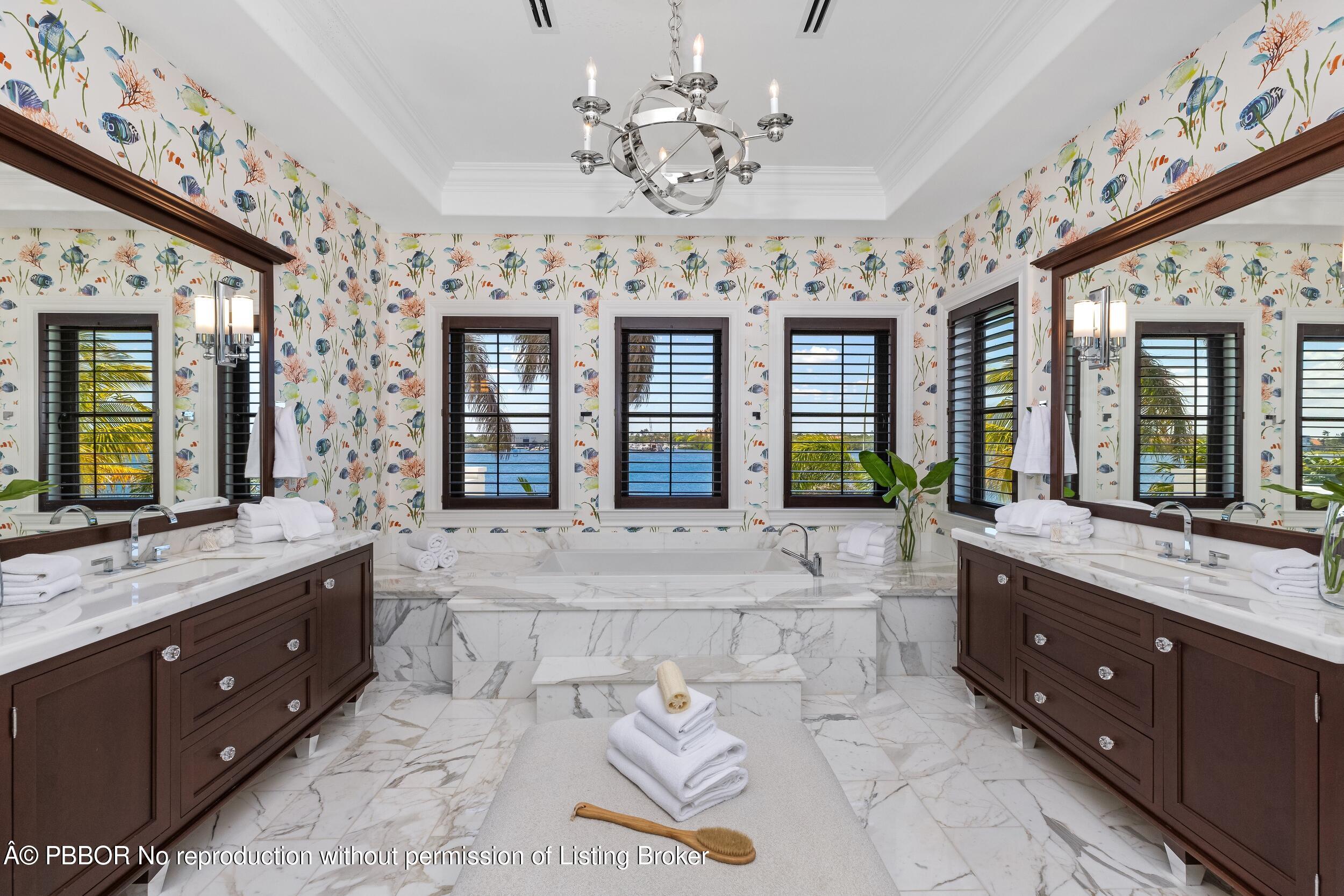 1675 Lands End Road Manalapan, FL 33462 - Photo 23 of 39 Primary Bath