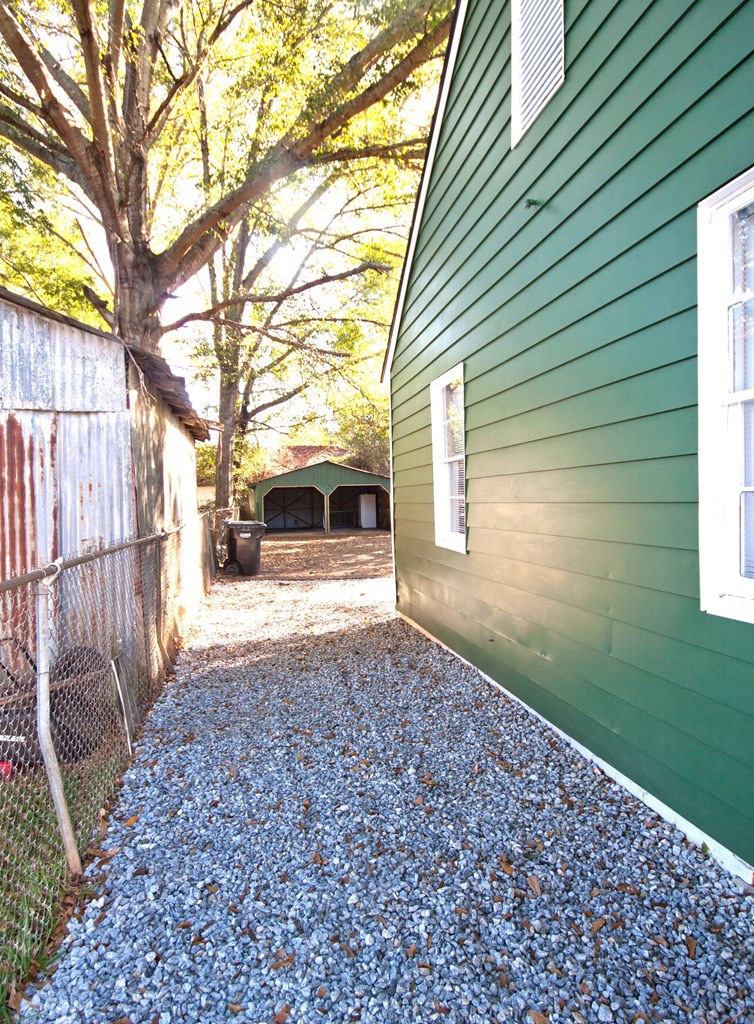 108 27th Street Columbus, GA 31904 - Photo 18 of 26 a view of a back yard of the house