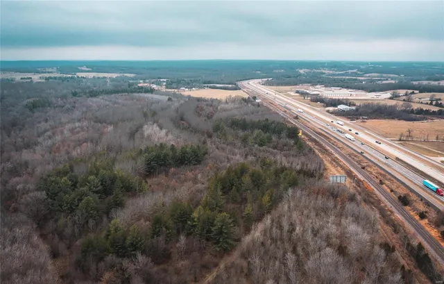 $302,400 | 389 Butler Pond Road, Bourbon, MO 65441