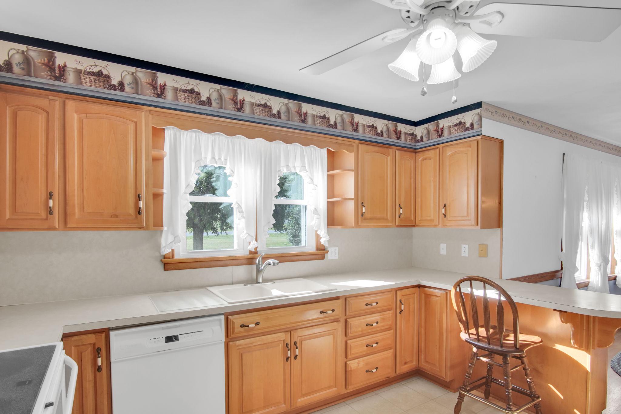 2382 Stoverstown Road Spring Grove, PA 17362 - Photo 6 of 33