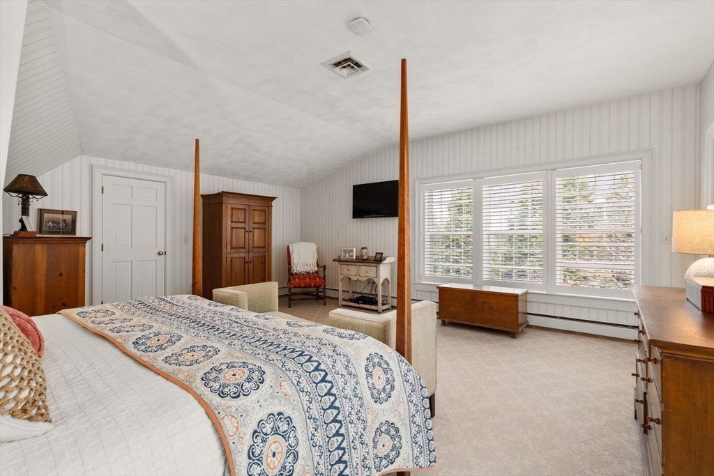 162 Far Reach Road Westwood, MA 02090 - Photo 15 of 40