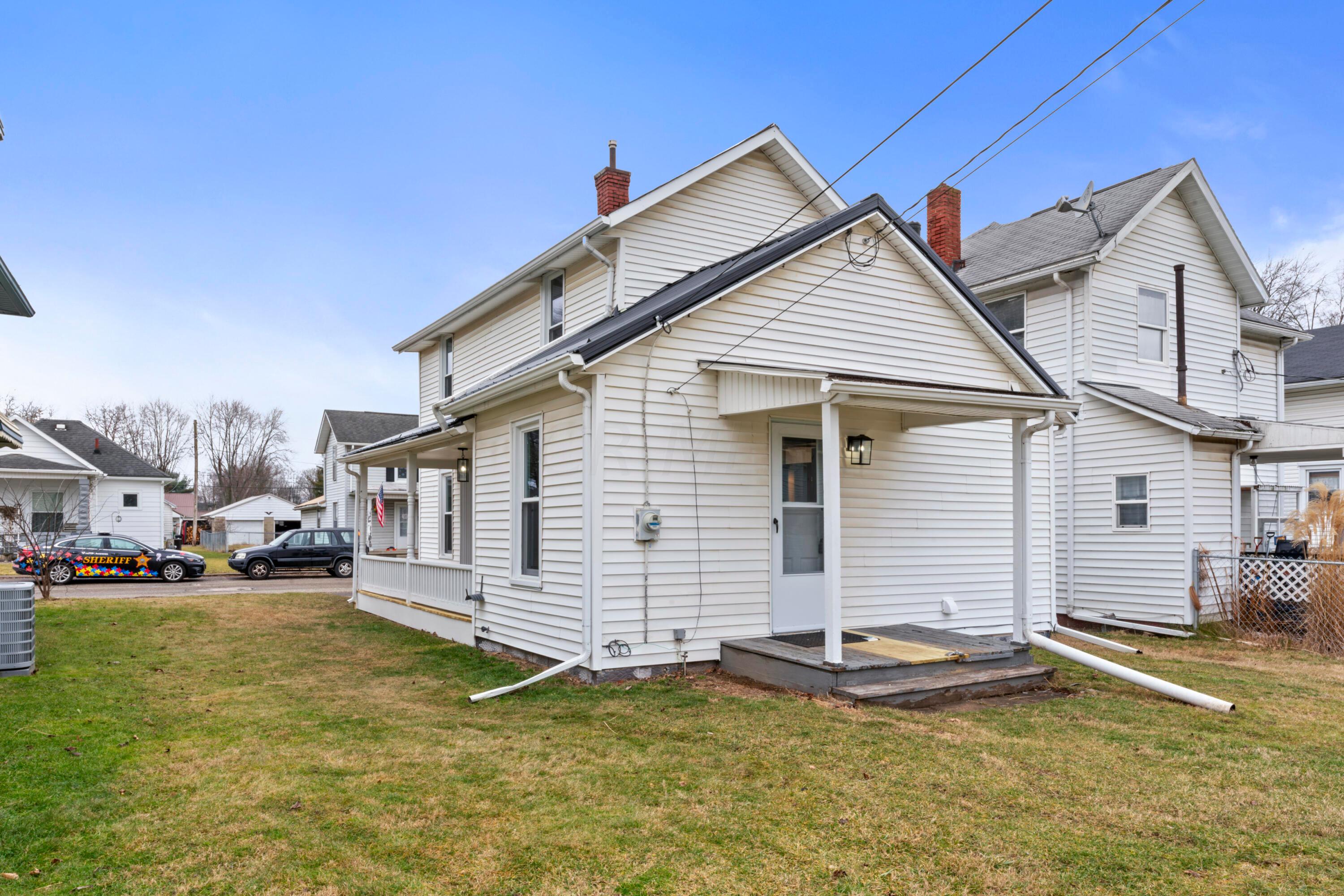 90 Roe Avenue Newark, OH 43055 - Photo 28 of 32 Back of Home and Side