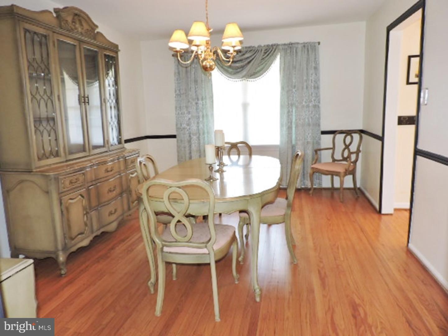 505 Wellfleet Road Riverton, NJ 08077 - Photo 3 of 19 Dining Room
