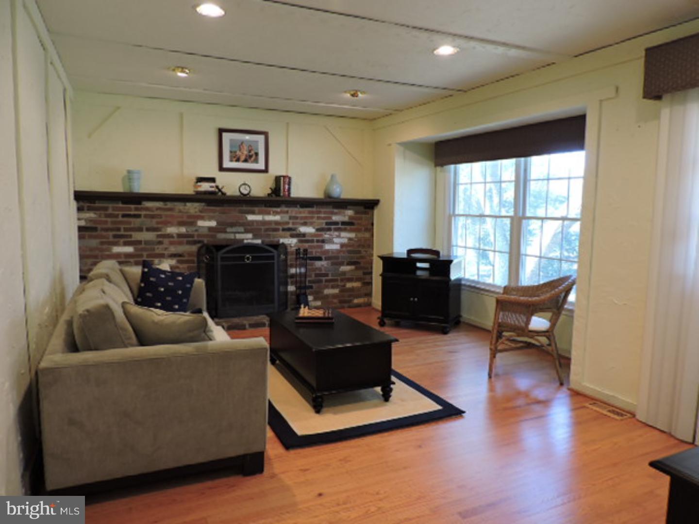 505 Wellfleet Road Riverton, NJ 08077 - Photo 7 of 19 Family Room