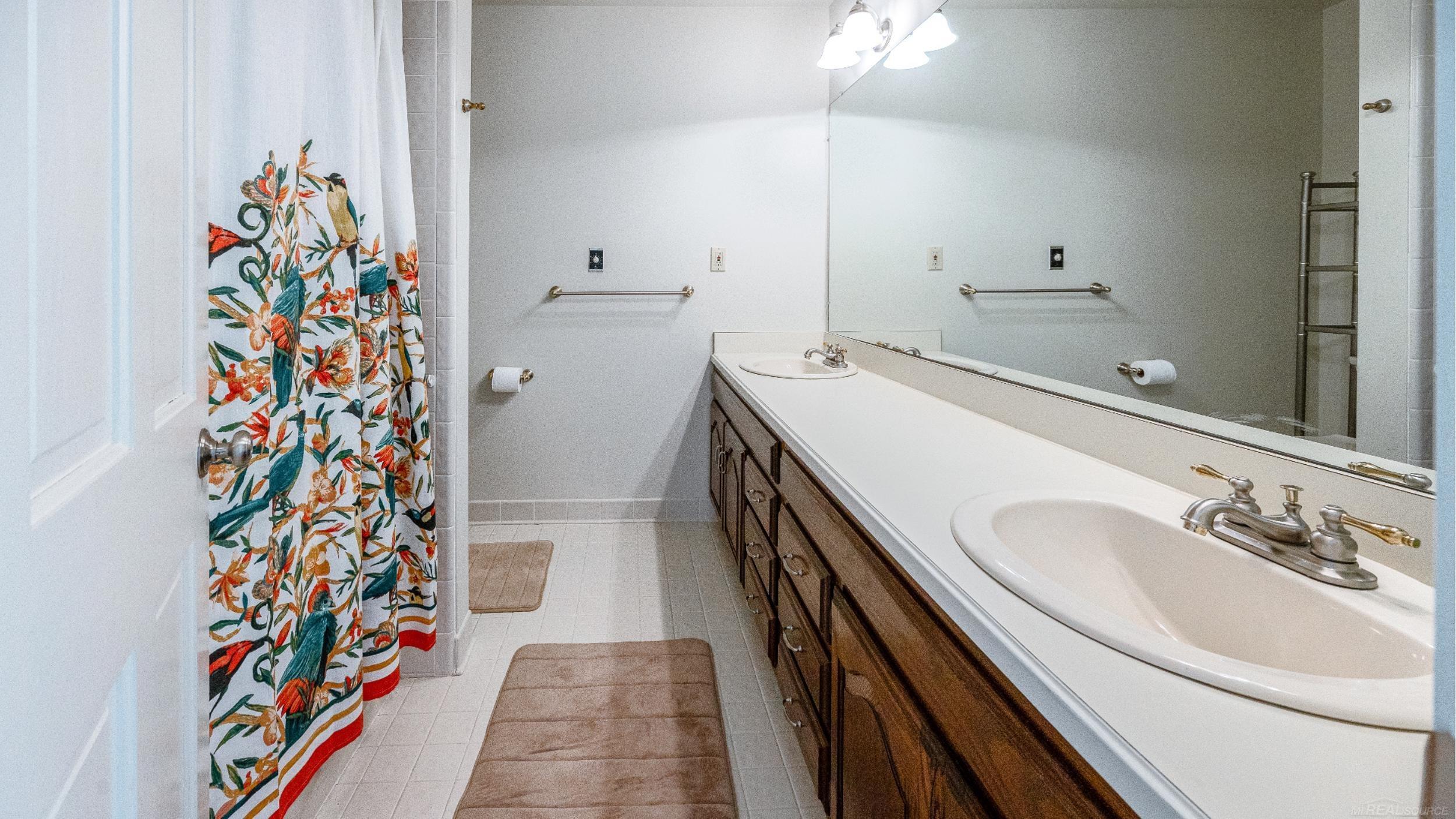 133 Flumerfelt Lane Rochester, MI 48306 - Photo 43 of 99 upper bath 1
