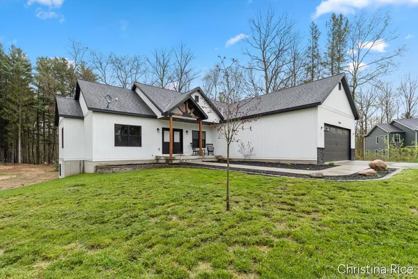 $495,000 | 17130 Spruce Cove Trail, Gowen, MI 49326