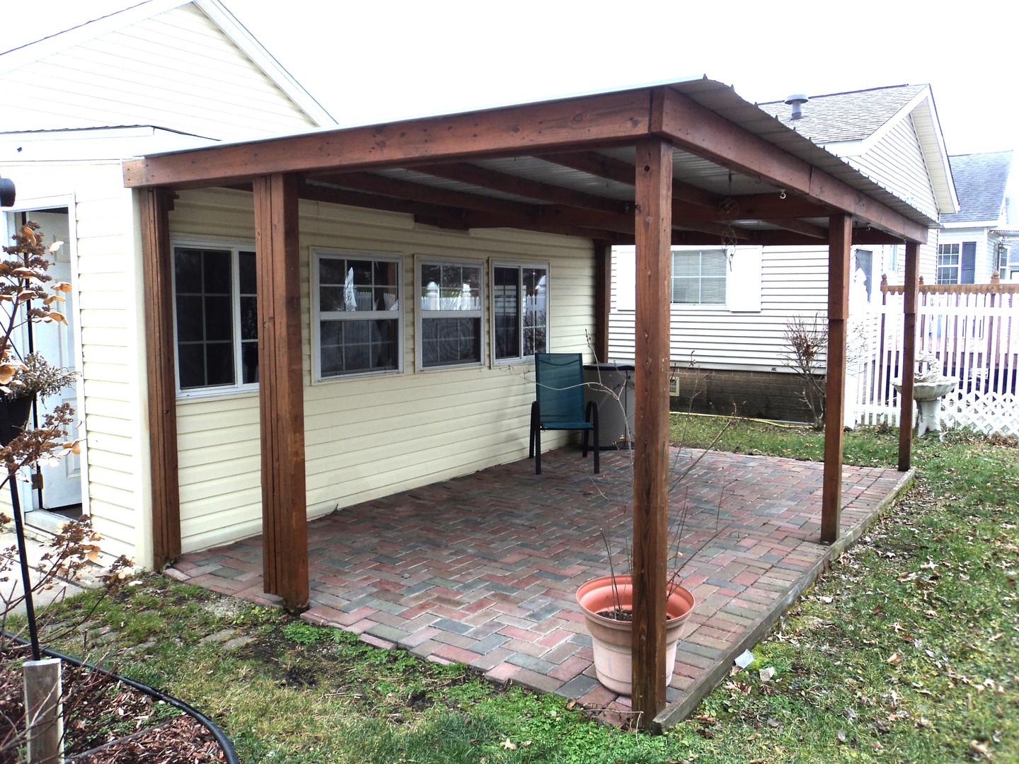 22912 Pinehurst Drive Frankfort, IL 60423 - Photo 5 of 21 a front view of a house with garden