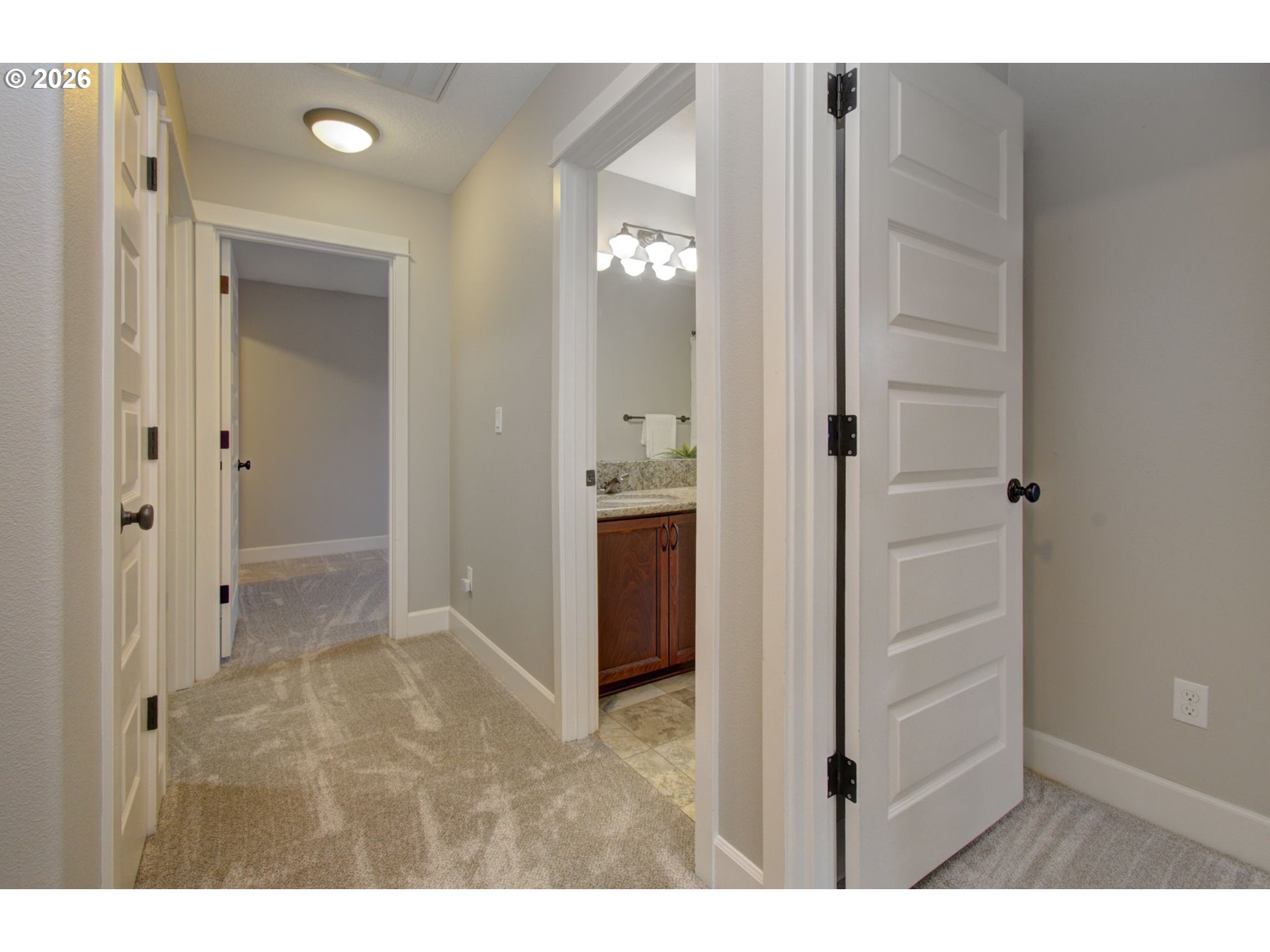 6529 Southeast Reedway Street Portland, OR 97206 - Photo 23 of 40 Hallway