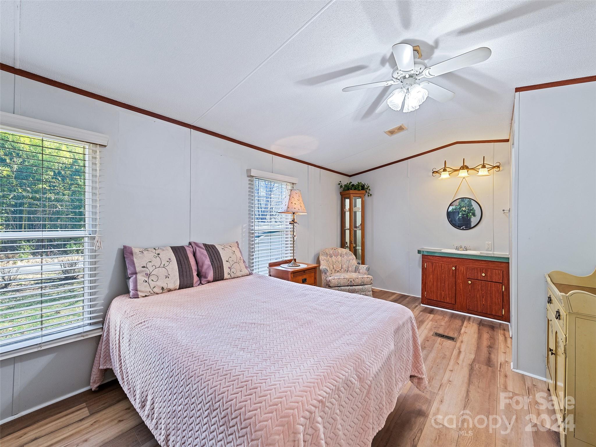 195 Hughes Road Waynesville, NC 28786 - Photo 18 of 23 Gallery Image 18