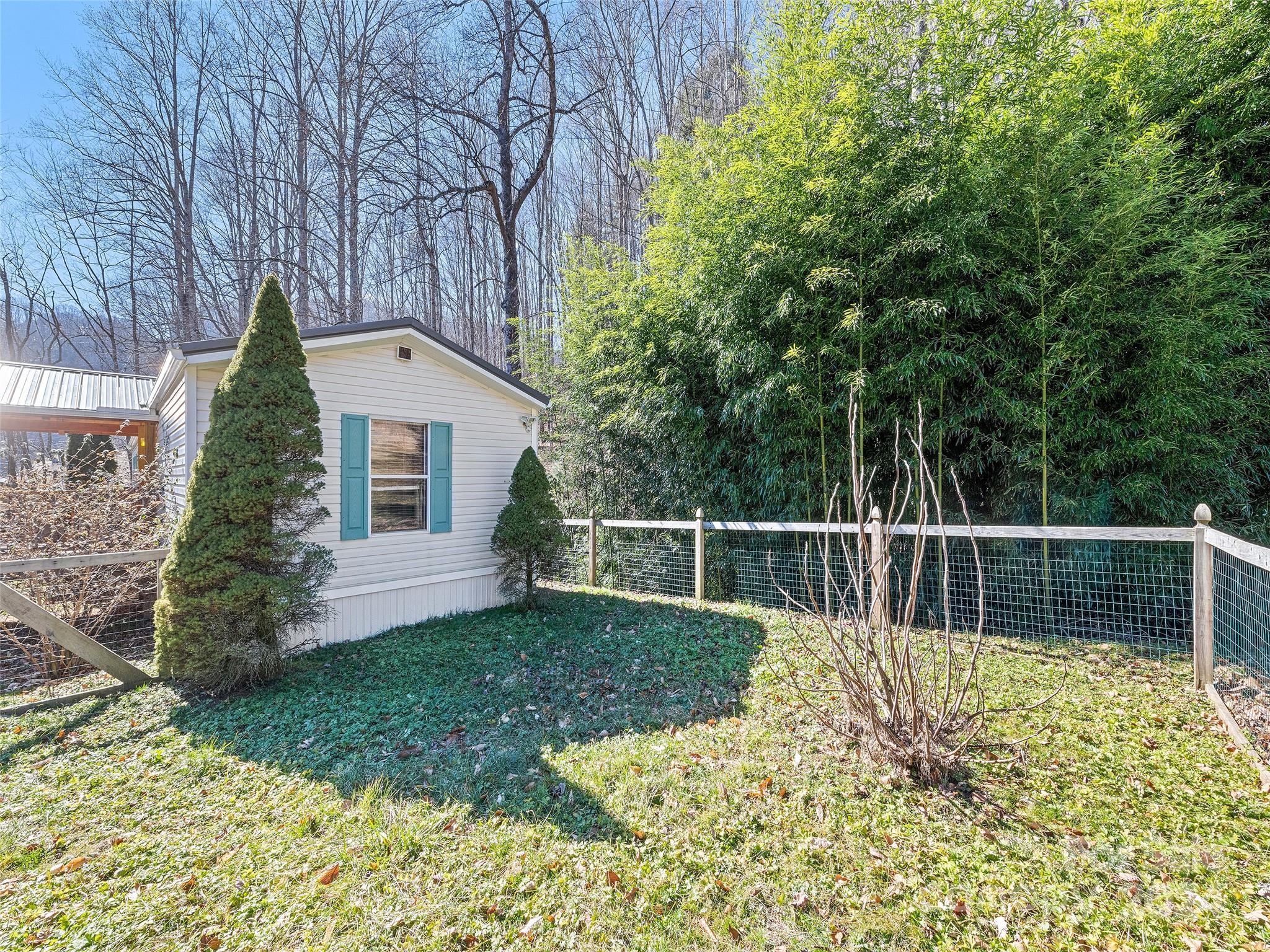 195 Hughes Road Waynesville, NC 28786 - Photo 3 of 23 Gallery Image 3