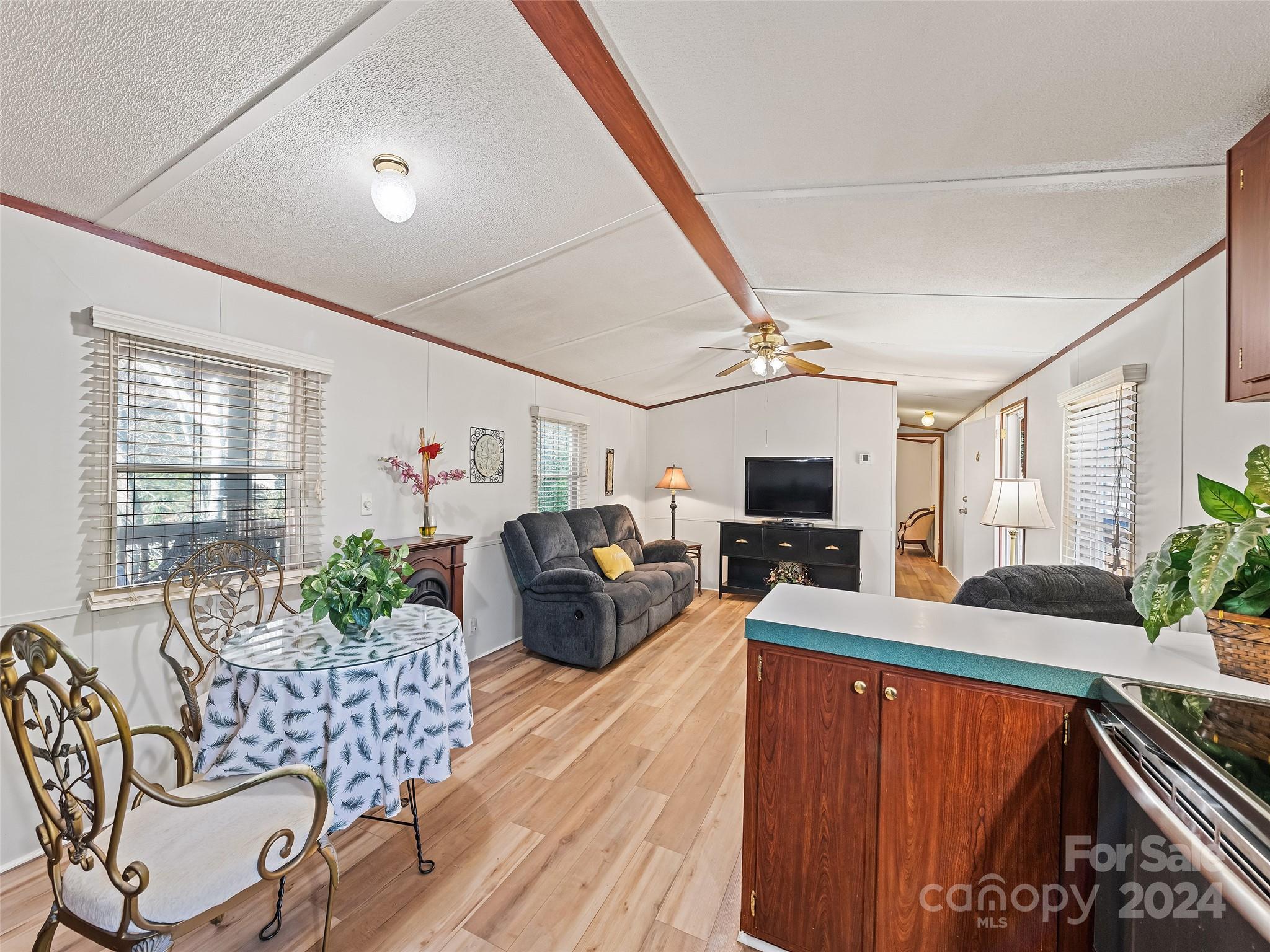 195 Hughes Road Waynesville, NC 28786 - Photo 9 of 23 Gallery Image 9