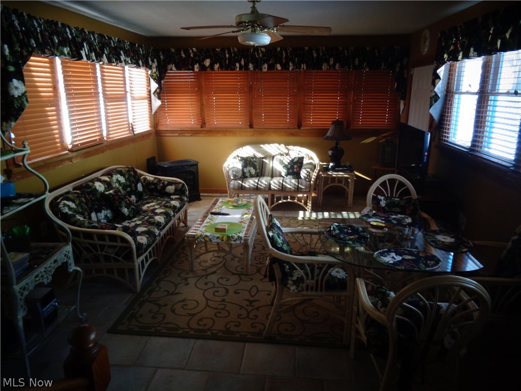 2048 Thomas Hubbard Road Hubbard, OH 44425 - Photo 2 of 4