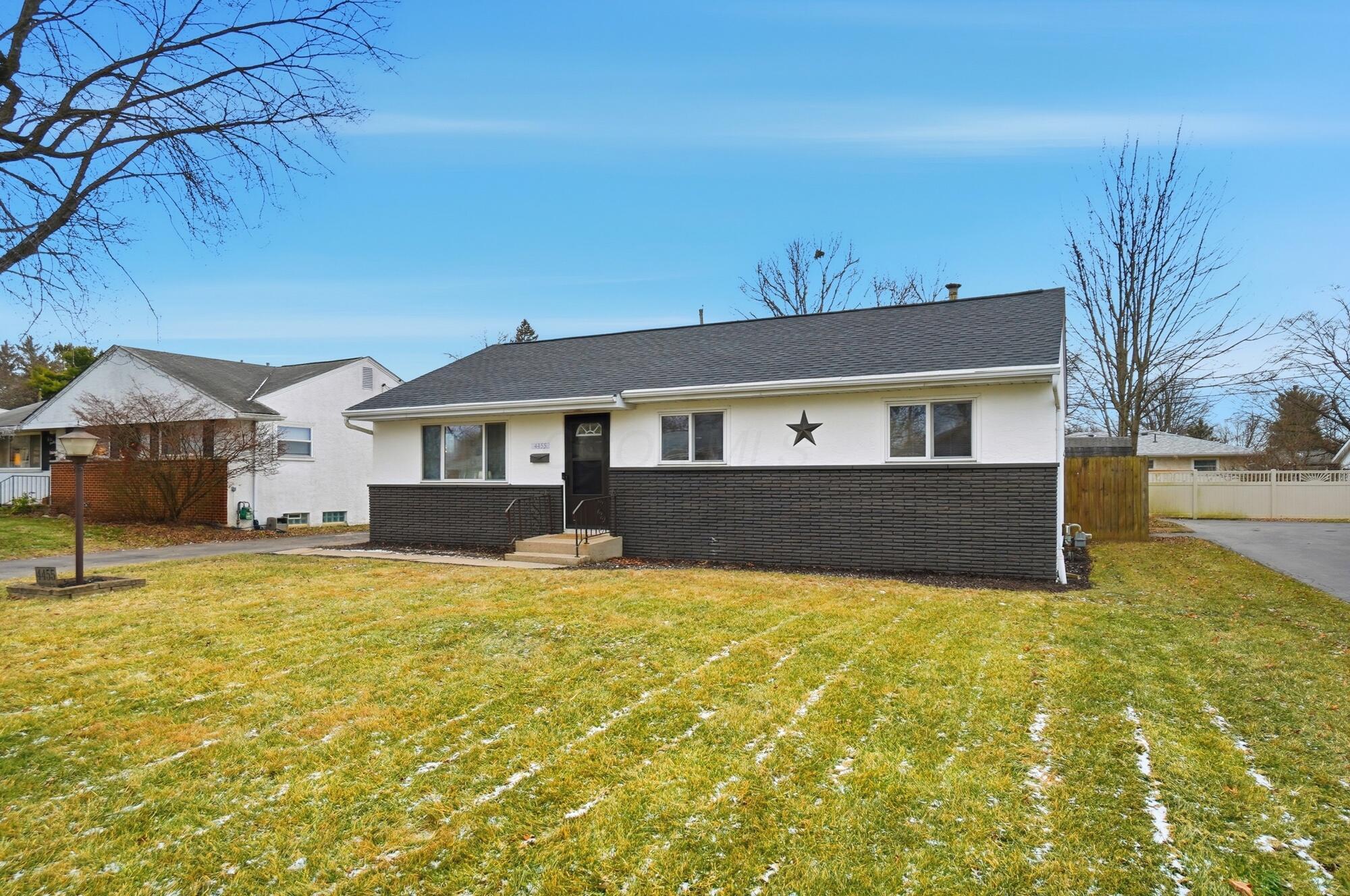 4455 Kenfield Road Columbus, OH 43224 - Photo 2 of 44 Exterior Front