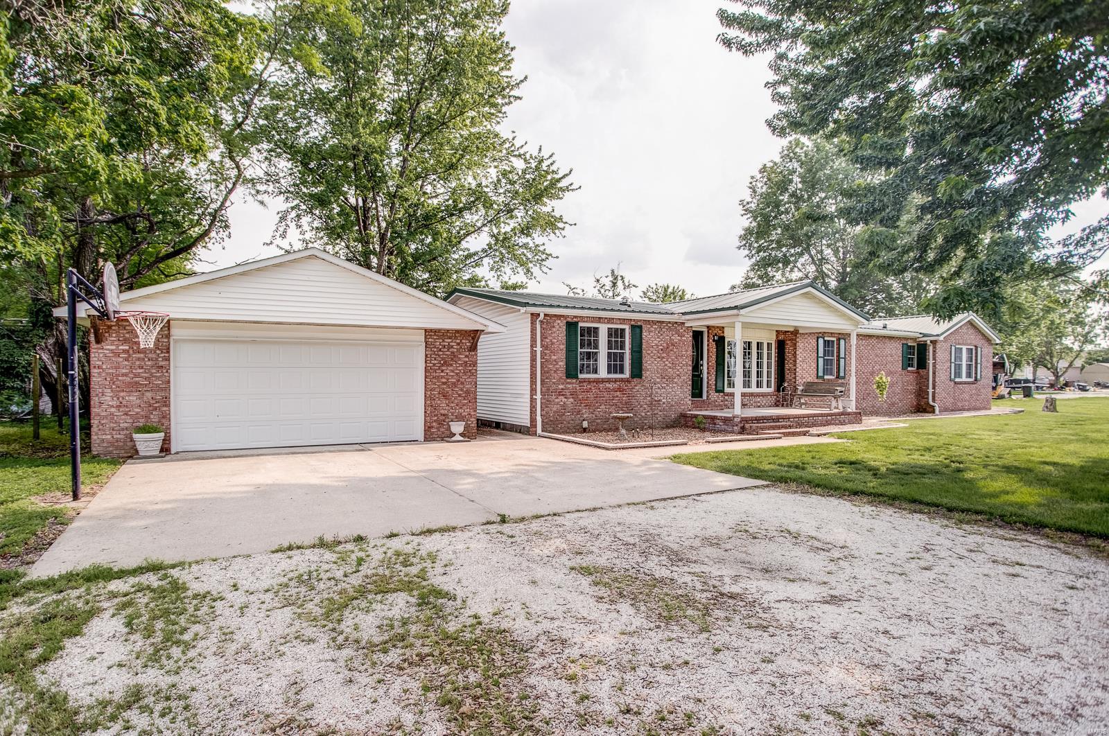 4011 Illinois River Road Brussels, IL 62013 - Photo 1 of 57 Gallery Image 1