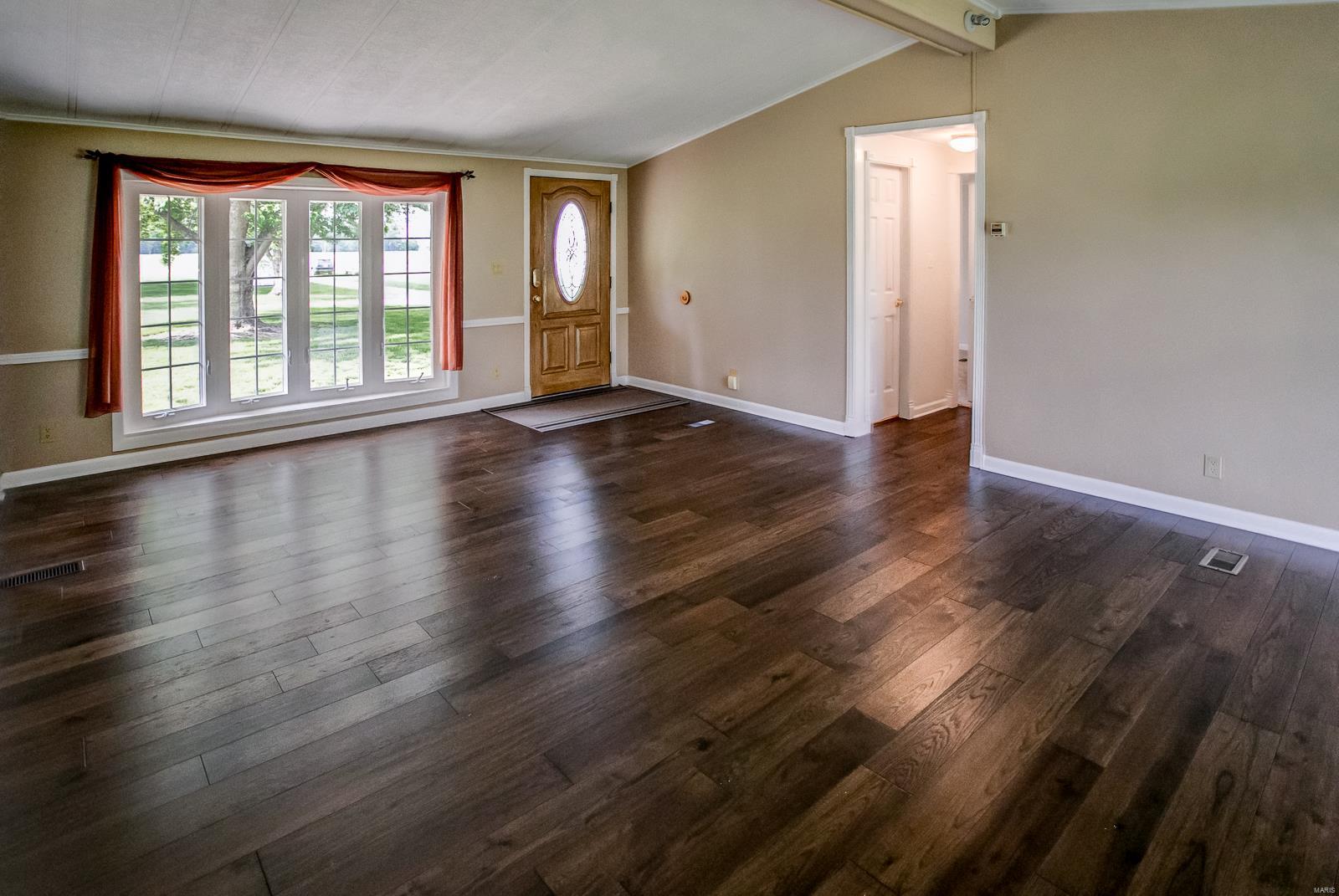 4011 Illinois River Road Brussels, IL 62013 - Photo 11 of 57 Gallery Image 11