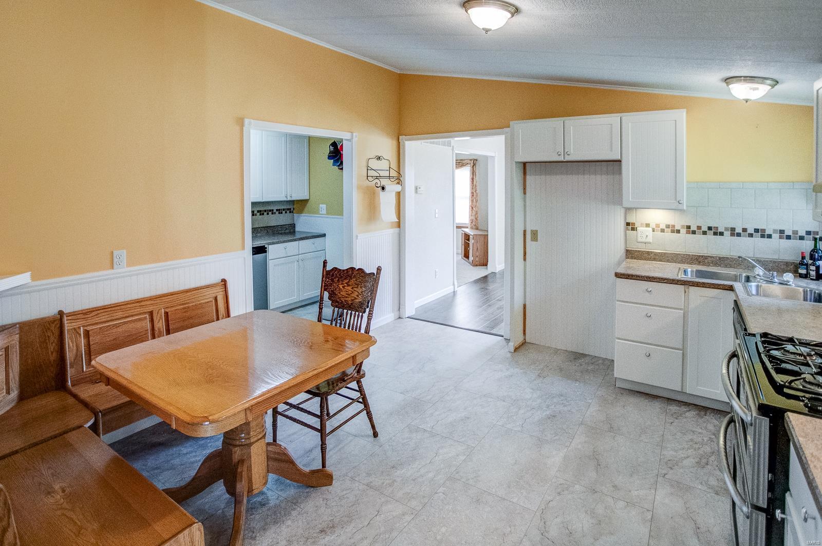 4011 Illinois River Road Brussels, IL 62013 - Photo 16 of 57 Gallery Image 16