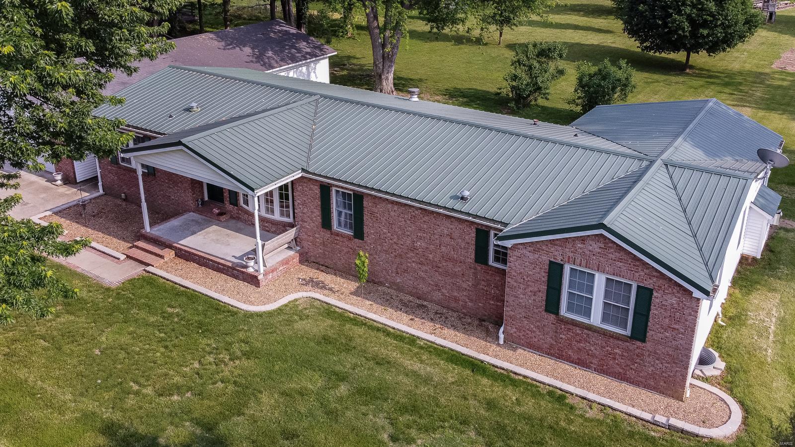 4011 Illinois River Road Brussels, IL 62013 - Photo 2 of 57 Gallery Image 2