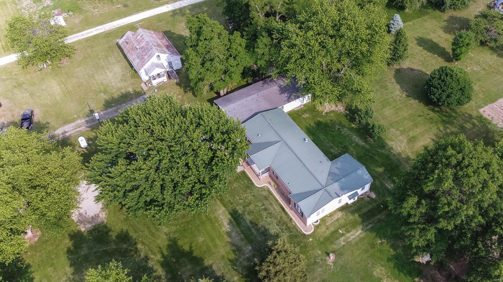 4011 Illinois River Road Brussels, IL 62013 - Photo 3 of 57 Gallery Image 3