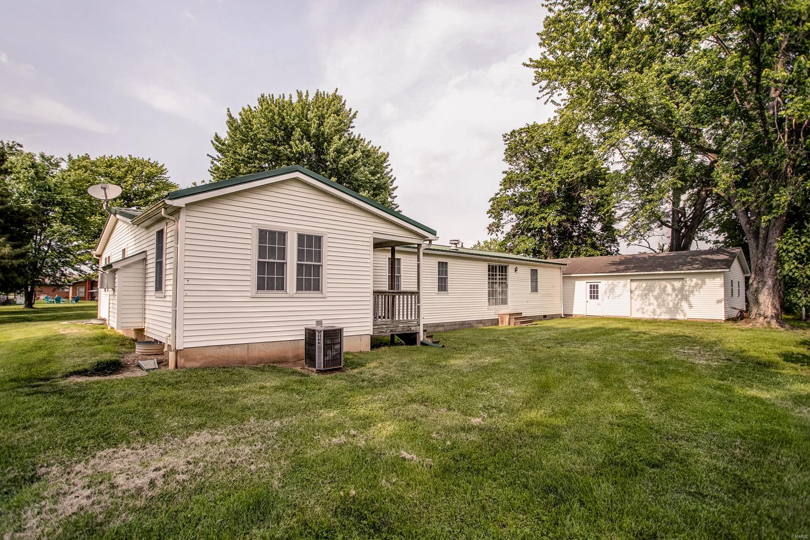 4011 Illinois River Road Brussels, IL 62013 - Photo 46 of 57 Gallery Image 46