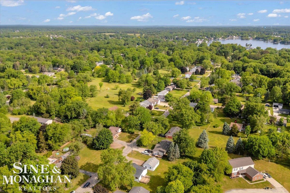 985 Fairledge Street Lake Orion, MI 48362 - Photo 36 of 40 50210387-02408653-3cd5-4e44-af7b-947010a6555a.JPG