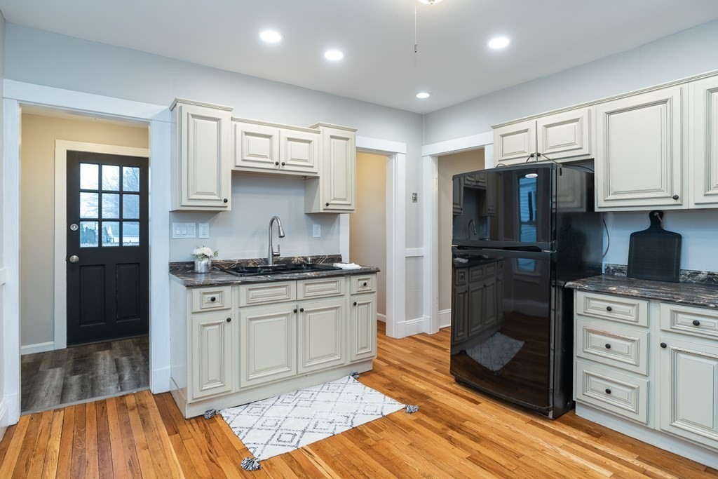1026 Carew Street Springfield, MA 01104 - Photo 13 of 35 Gallery Image 13