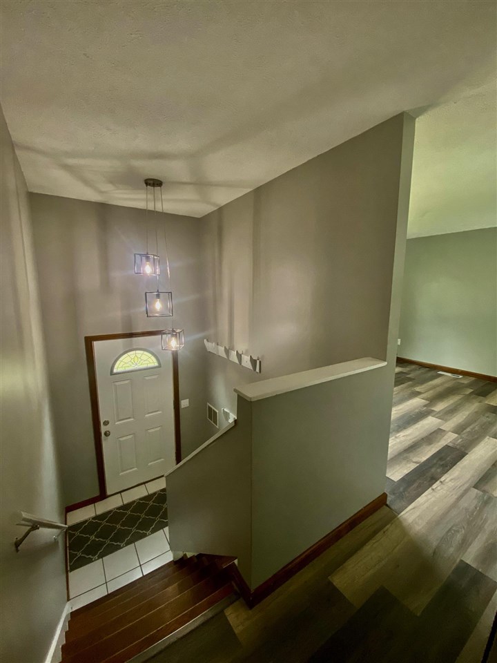 7341 South Lakeview Road Traverse City, MI 49684 - Photo 19 of 36 1890742-18.JPG
