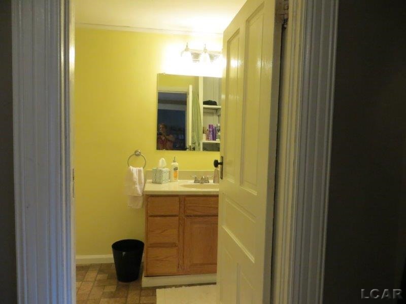 11580 Ridge Highway Tecumseh, MI 49286 - Photo 6 of 8 31213447-5.JPG