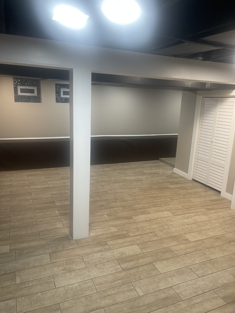 48 East 154th Street Harvey, IL 60426 - Photo 17 of 20 a view of wooden floor