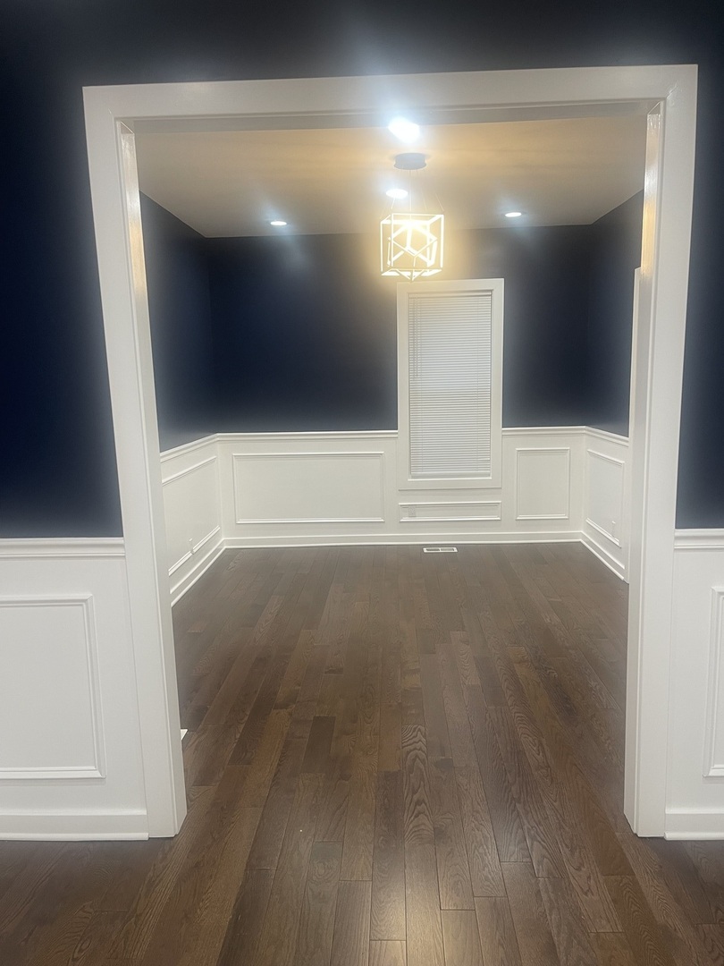 48 East 154th Street Harvey, IL 60426 - Photo 2 of 20 a view of livingroom