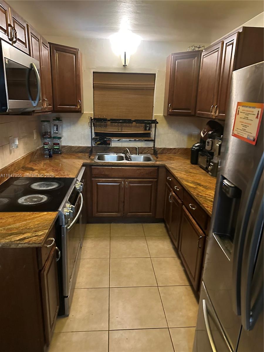 2461 Rodman Street Hollywood, FL 33020 - Photo 8 of 16