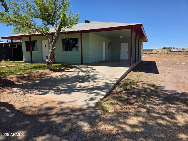 $220,000 | 610 South 11th Place West, St. Johns, AZ 85936