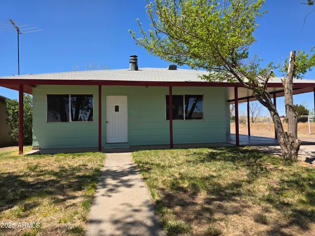 $220,000 | 610 South 11th Place West, St. Johns, AZ 85936