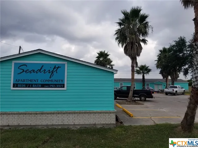 $799 | 1310 West Broadway Avenue, Seadrift, TX 77983