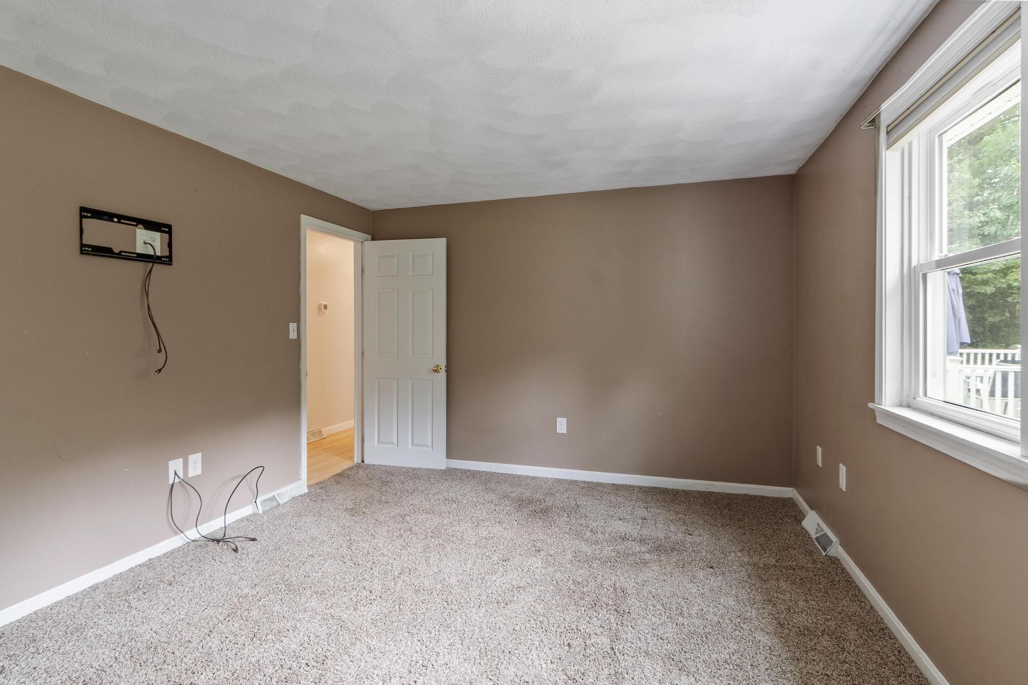 113 Newton Road Plaistow, NH 03865 - Photo 23 of 60