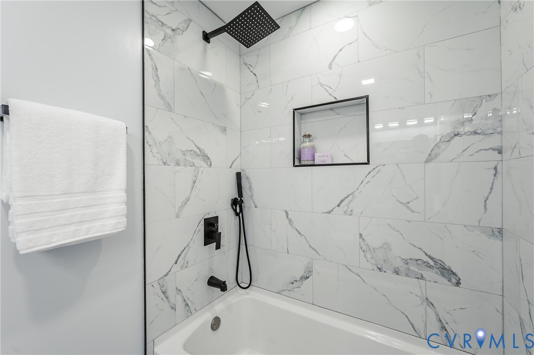 9514 Riddle Road Chesterfield, VA 23832 - Photo 43 of 50 Bathroom featuring washtub / shower combination
