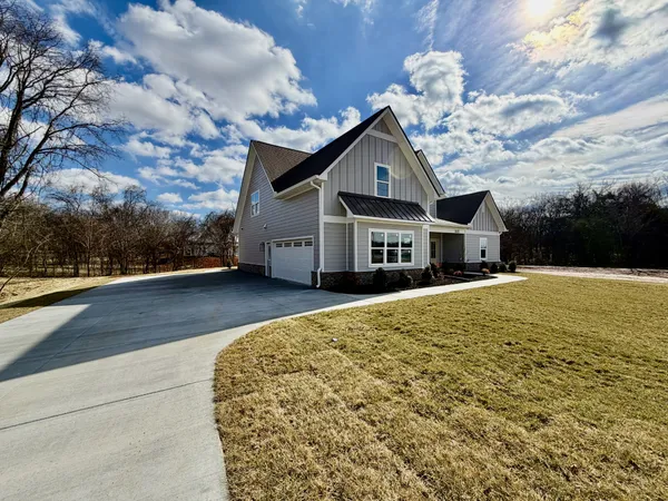 $875,000 | 8690 Cainsville Pike, Lascassas, TN 37085