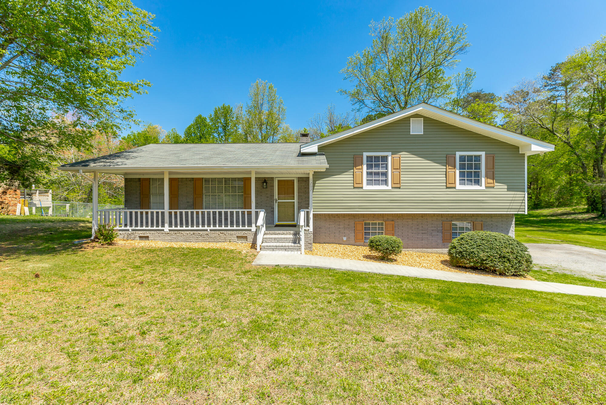 1297 Holcomb Road Ringgold, GA 30736 - Photo 1 of 42 1297 Holdcomb Road HD-69