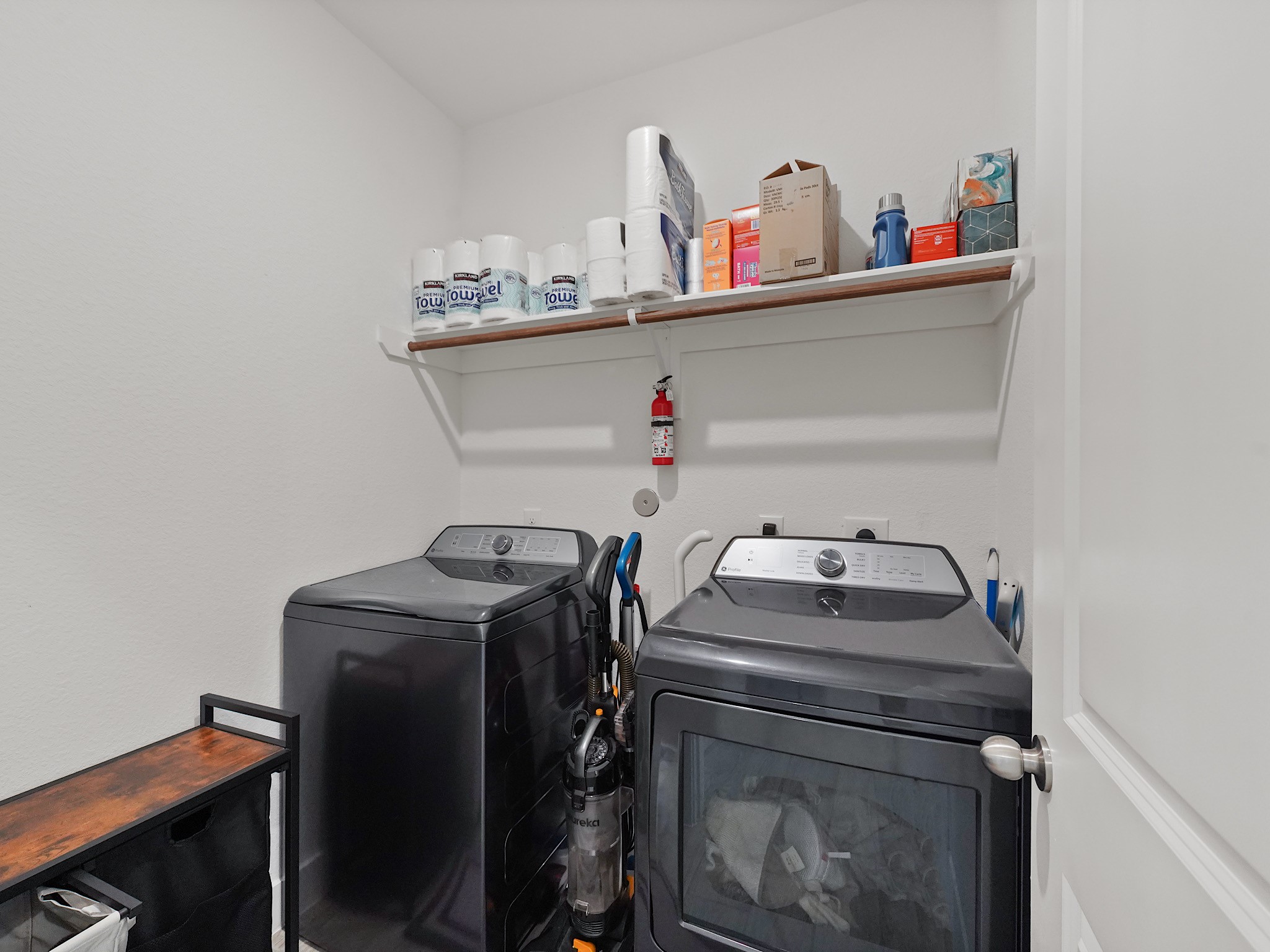 9 Alyssa Palms Drive Manvel, TX 77578 - Photo 17 of 30 a utility room with dryer and washer