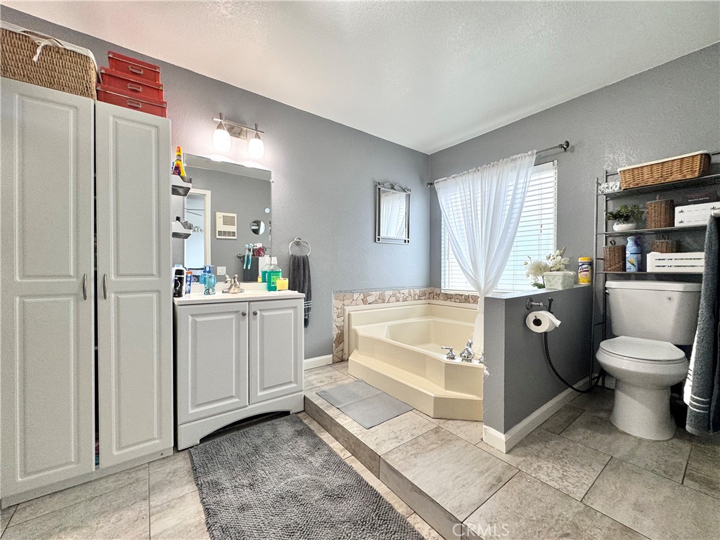 36200 Paradise Ranch Road, Unit 120 Castaic, CA 91384 - Photo 17 of 26