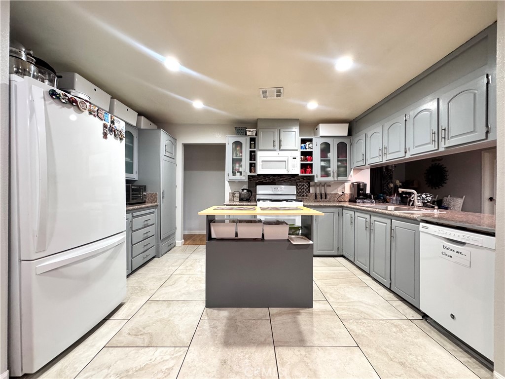 36200 Paradise Ranch Road, Unit 120 Castaic, CA 91384 - Photo 8 of 26