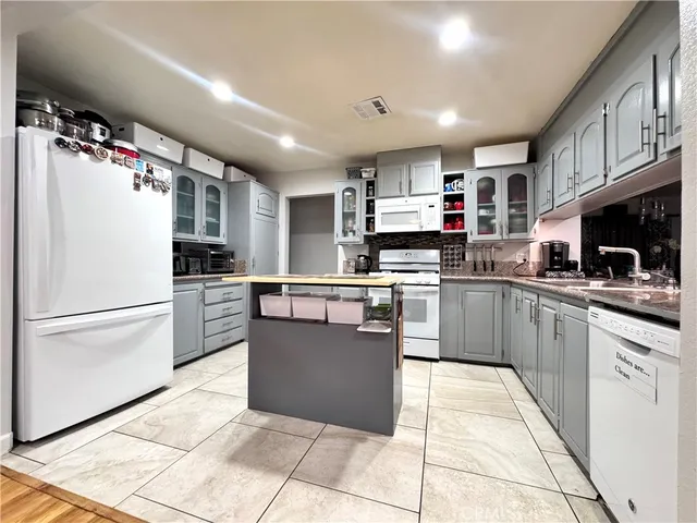 $259,900 | 36200 Paradise Ranch Road, Unit 120, Castaic, CA 91384