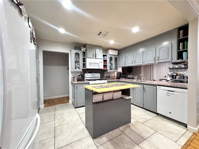 $259,900 | 36200 Paradise Ranch Road, Unit 120, Castaic, CA 91384