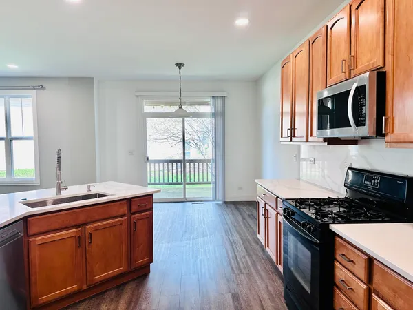 $3,750 | 1875 Crenshaw Circle, Vernon Hills, IL 60061