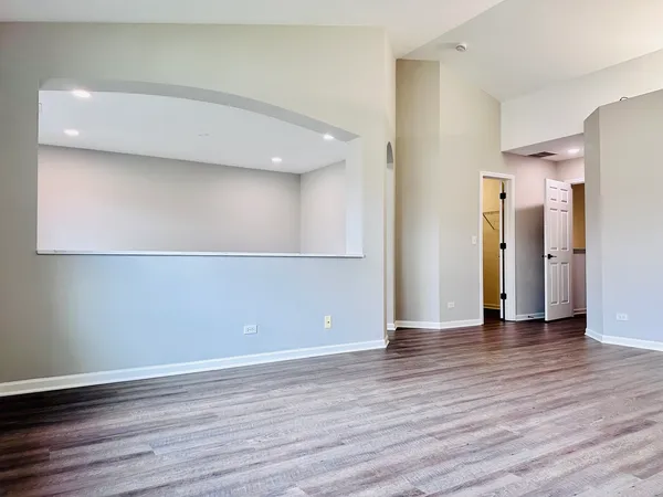 $3,750 | 1875 Crenshaw Circle, Vernon Hills, IL 60061