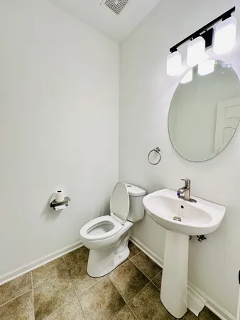 $3,750 | 1875 Crenshaw Circle, Vernon Hills, IL 60061