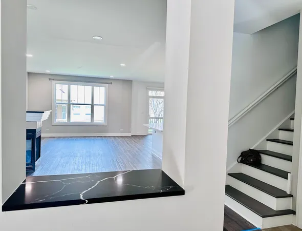 $3,750 | 1875 Crenshaw Circle, Vernon Hills, IL 60061