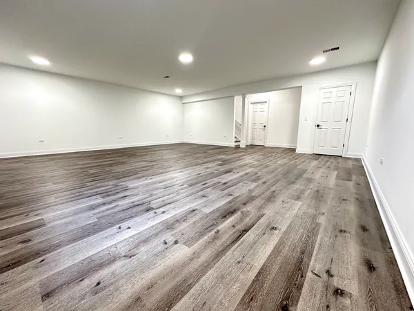 $3,750 | 1875 Crenshaw Circle, Vernon Hills, IL 60061