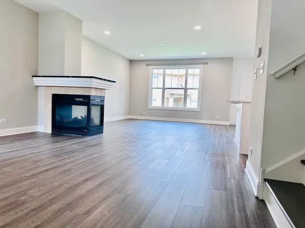$3,750 | 1875 Crenshaw Circle, Vernon Hills, IL 60061